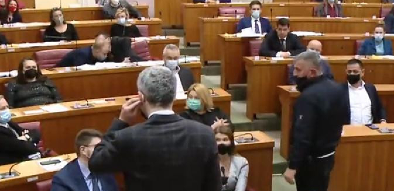 BOMBA U HRVATSKOJ Ministar podnosi ostavku