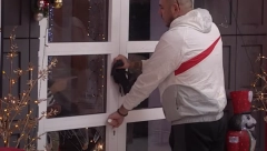 IZLETELA KROZ PROZOR I POLOMILA STAKLO! Neviđeni haos Maje Marinković nakon Filipove rečenice, on odveden u pratnji obezbeđenja!