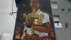 NOLE OD 10 METARA Fantastičan mural najboljem sportisti sveta, a poruka patrijarha Pavla je posebna priča! (FOTO/VIDEO)