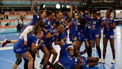 POBEDILE SU SRBIJU UZ POMOĆ SUDIJA Sada su Francuskinje došle na korak od svetskog zlata