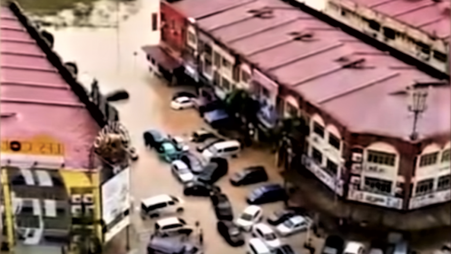 U Maleziji evakuisano 21.000 ljudi zbog poplava (FOTO)