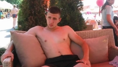 NASLUTIO SAM DA ĆE DAVID IZRASTI U MONSTRUMA Otac mladića koji je ubio babu u Kotežu otkrio jezive detalje iz njegovog detinjstva: Kupio sam mu medu, a on je...