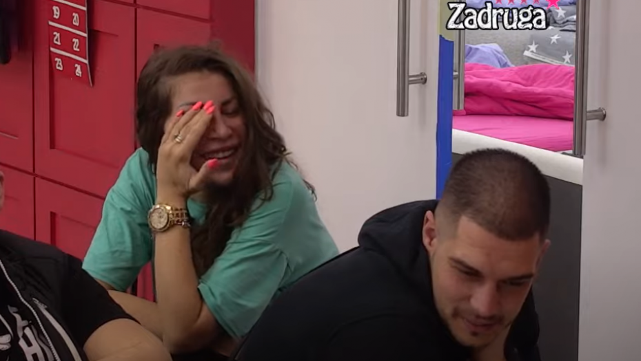 OD DANAS VERUJEM U SUDBINU Bivši će za Novu godinu razmeniti poklone, Maja izvukla Janjuša, Car Dalilu, nastao haos za crnim stolom, ori se Bela kuća!