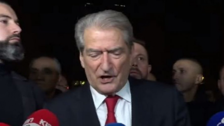 EVO KO JE KRIV ZA HAOS! Sramotne reči Saljija Beriše na protestima u Tirani!