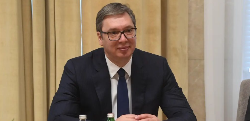 NAJUSPEŠNIJI DIPLOMCI DOBIJAJU UGOVOR O ZAPOSLENJU Predsednik Vučić sutra prisustvuje ceremoniji u Palati Srbija