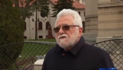 N1 - JAVNI MEDIJSKI SERVIS TEORETIČARA ZAVERA Zoran Radovanović širi laži o leku protiv korone, sve začinjeno muzikom iz serije Dosije X