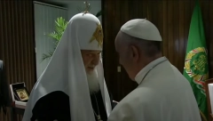VAŽAN SASTANAK DVE CRKVE: Papa Francisko se sastao sa ruskim mitropolitom Antonijem