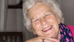 BAKA OD 107 GODINA IMA PORUKU ZA SVE ŽENE Njeni saveti će vam biti korisni, potpuno besplatnim metodama produžite svoj životni vek!