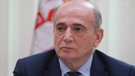 Krkobabić: Staviti cvet pod Kameni cvet nije provokacija, to je izraz dubokog pijeteta prema precima, gest dostojan poštovanja!