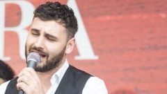RAZVODI SE POZNATI PEVAČ! Nakon samo godinu dana braka, odlučili da stave tačku na ljubav!