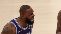 UŽASAN POTEZ MUČKOG PROVOKATORA Udario Lebrona na nezgodno mesto (VIDEO)