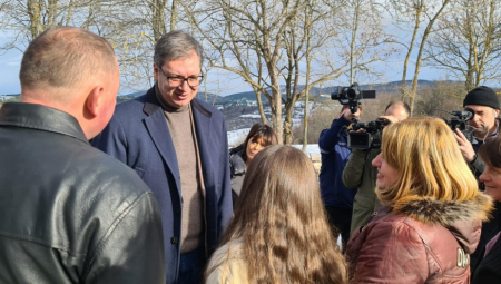 NAROD OBRADOVAO VUČIĆA Srećan sam što ste mi to rekli