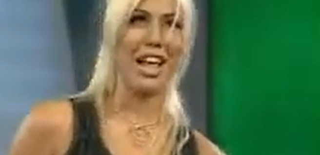ONA NIJE MOJA SESTRA Kebina naslednica brutalno popljuvala vanbračnu ćerku svog oca, nije je štedela