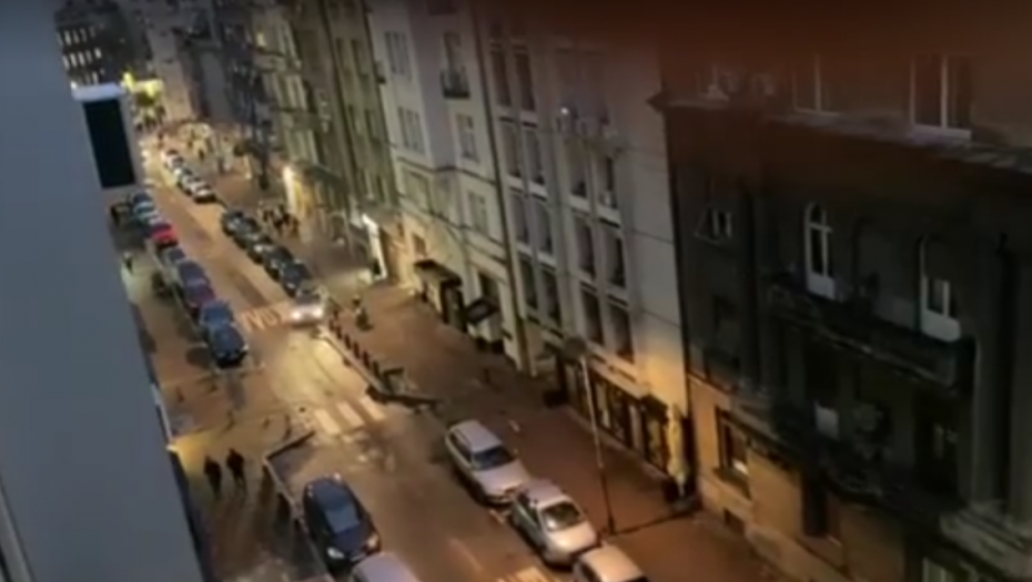 INCIDENT U KOSOVSKOJ ULICI U BEOGRADU Mladić napao radnicu pekare, odbranio je prolaznik!