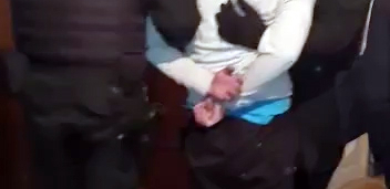 UHAPŠENI DILERI SA ZVEZDARE Pogledajte šta je policija pronašla u stanu osumnjičenog (FOTO)