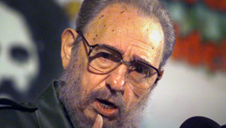SRBIN I FIDEL KASTRO ZAJEDNO PLIVALI MEĐU AJKULAMA Evo šta je uradio kubanski lider!