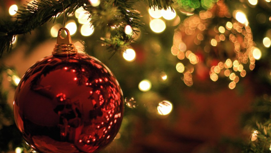 OBRADUJTE SVOJE NAJMILIJE U 2022. GODINI Najlepše čestitke za Novu godinu