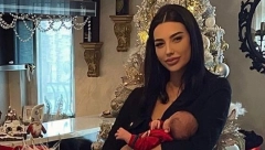 SLAVLJE U KUĆI KAĆE I GOBELJE Visoke mere zaštite u njihovom stanu, evo šta je Deda Mraz morao da uradi!