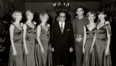 ZA DOČEK NOVE GODINE SE FOTOGRAFISAO S TITOM: Bio vojnik JNA, mlad i lep, a danas najveća zvezda na našim prostorima