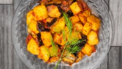 Omiljeni prilog uz RIBU: Napravite KROMPIR SALATU na malo drugačiji način (RECEPT)