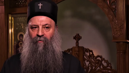 PATRIJARH PORFIRIJE POSLAO PORUKU NA BADNJI DAN Priđimo jedni drugima, jer jedni bez drugih ne možemo