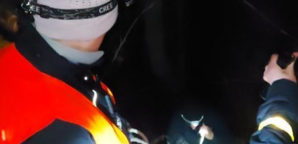 SVE JE NEIZVESNO Specijalna ekipa se konopcima spušta na nepristupačna mesta i traži Matiju Periša (FOTO/VIDEO)