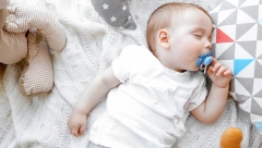 STRUČNJACI SU JEDNOGLASNI KADA JE CUCLA U PITANJU Ovo je trenutak kada morate da je izbacite, a većini roditelja se nikako neće dopasti!