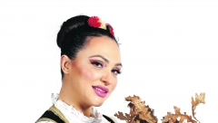 VOLIM DA PIJUČEM I JEDEM NA PODU! Ljupka Stević otkrila u kojim običajima uživa za Božić, a pevačicu u ovakvom izdanju nikada niste videli! (VIDEO)