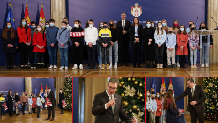 PROSLAVA BADNJEG DANA U PREDSEDNIŠTVU Vučić sa srpskom decom iz Hrvatske: Budite uvek ponosni na svoje ime i prezime (FOTO/VIDEO)