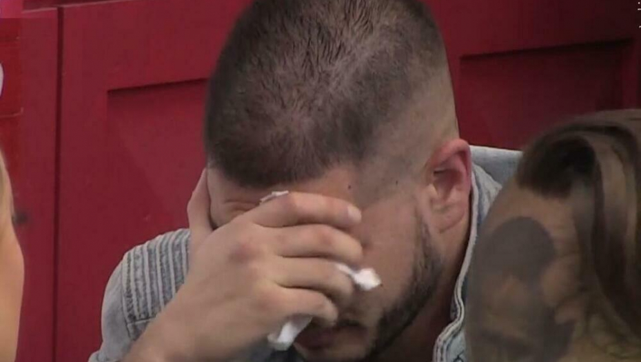 DEJAN PONOVO PRETI DA POBEGNE! Dragojević na ivici nervnog sloma, ne može više da izdrži psihičku torturu od strane Dalile!