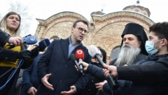 SRPSKA SELA ODSEČENA AKCIJAMA KOSOVSKE POLICIJE Petković: Zbog prekopavanja puteva, meštani brojnih naselja nisu mogli na Zadušnice