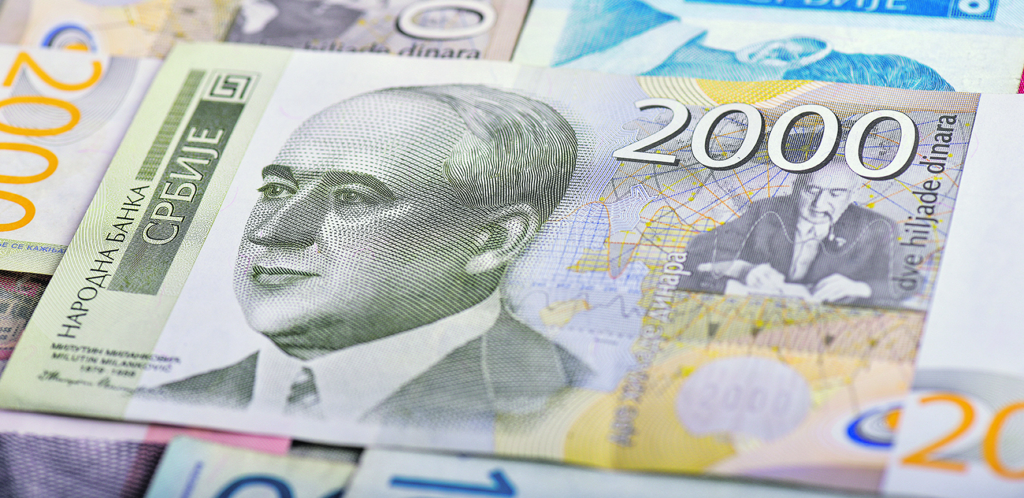 FINANSIJE U SRBIJI NA ČVRSTIM NOGAMA Mladima 100 evra, zdravstvenim radnicima 10.0000, penzionerima 20.000 dinara