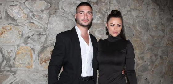 MIRKO ŠIJAN BOŽIĆ SLAVIO U TAZBINI Rodići priredili dan za pamćenje, mali Zoran uživao, dok je Bojana sve snimala!