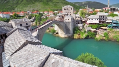 SRUŠIO SE ZID NA ČOVEKA U MOSTARU Vatrogasci i jedinice Hitne pomoći na terenu