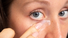 MASKA KOJA BRIŠE PODOČNJAKE ZA MINUT Sve sastojke već imate u kući, samo je važno da sledite recept