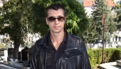 ZAVIJENI U CRNO NA VELIKI PETAK Marko Bulat progovorio o svemu, evo šta se dešava u njegovom domu