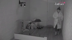 DALILA ULETELA KOD CARA U IZOLACIJU! Zadrugarka dok je on spavao uradila nešto potpuno neočekivano, neće joj oprostiti ovaj potez!