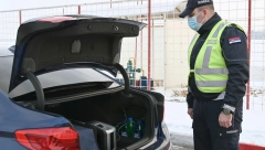 VELIKA ZAPLENA NA GRADINI Carinici pronašli tovar kopija brendirane garderobe (FOTO)