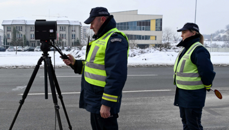 NASILNIČKA VOŽNJA Muškarac divljao Novim Beogradom brzinom od 214 kilometara na čas, odbio alkotestiranje