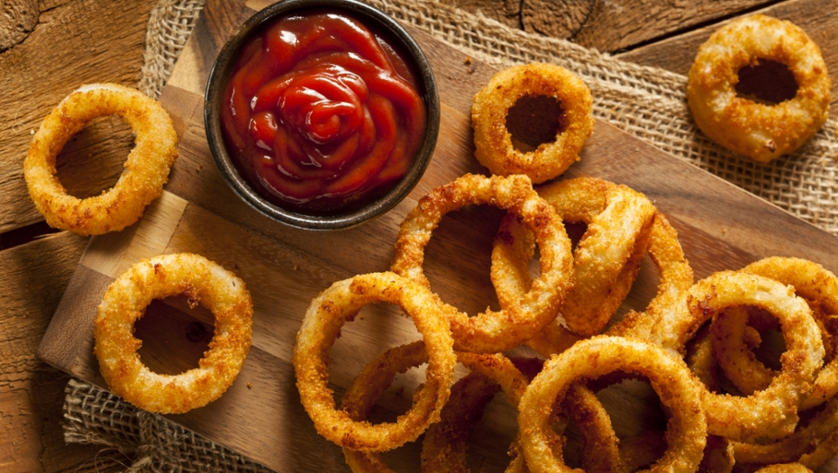 Ide uz sve: Pohovani luk (RECEPT)