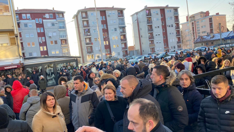 VELIKI ODZIV U RAŠKOJ BIRAČA SA KIM U tri škole glasaju građani Vučitrna, Kosovske Mitrovice, Srbice, Leposavića i Zvečana