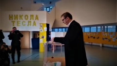 OBAVIO SVOJU GRAĐANSKU DUŽNOST Vučić glasao na referendumu