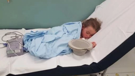 RODITELJI OČAJNI, DECA IM OBOLEVAJU OD HEPATITISA: Uzrok još nije poznat, napada decu do 10 godina starosti, a simptomi su kao kod najobičnijeg virusa