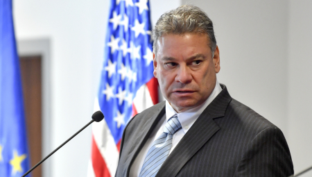 ESKOBAR POSLAO PORUKU KURTIJU Prihvatio je, čekam!