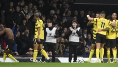 FUDBAL STOJI NA OSTRVU Nema kraja odlaganjima