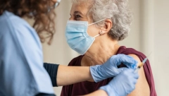 STRUČNJAK POTVRDIO DA IH IMA DEVET Ovo su simptomi Omikrona koji se javljaju kod vakcinisanih!