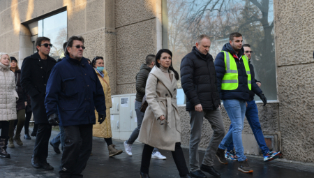 VELIKA KOALICIJA PROTIV PREDSEDNIKA SRBIJE Đilas, Jeremić, Marinika, Haradinaj i Hrvati besni što ih Vučić ne primećuje, bljuju iz svih oružja