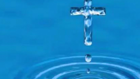 NIKAKO NE KORISTITE BOGOJAVLJENSKU VODICU NA OVAJ NAČIN Evo šta je JEDINO ispravno uraditi sa svetom vodicom od prošle godine