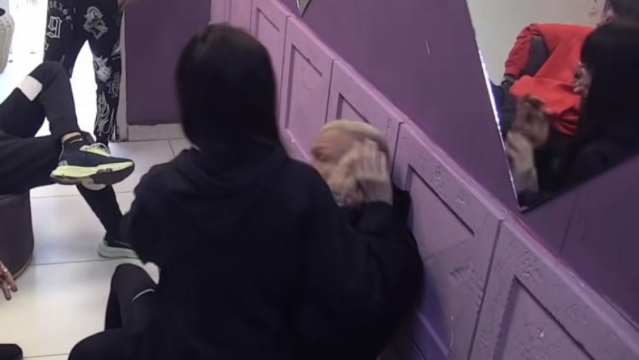 TARA SIMOV OPALILA NENADU ŠAMARČINU! Novi brutalan sukob zadrugarke i repera, nakon što je odbio da je poljubi ona izgorela od besa!