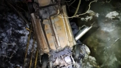 PRVE FOTOGRAFIJE SA MESTA JEZIVE NESREĆE KOD NOVE VAROŠI Od "mercedesa" ostala olupina, probio ogradu, uleteo u reku i završio na krovu (FOTO)